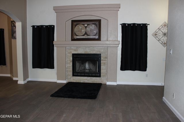 394 BRILL Circle, Horizon City, TX 79928