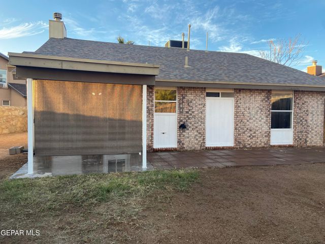 394 BRILL Circle, Horizon City, TX 79928