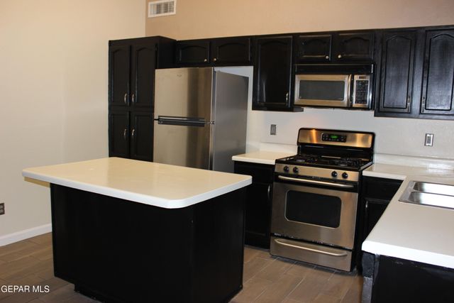 394 BRILL Circle, Horizon City, TX 79928