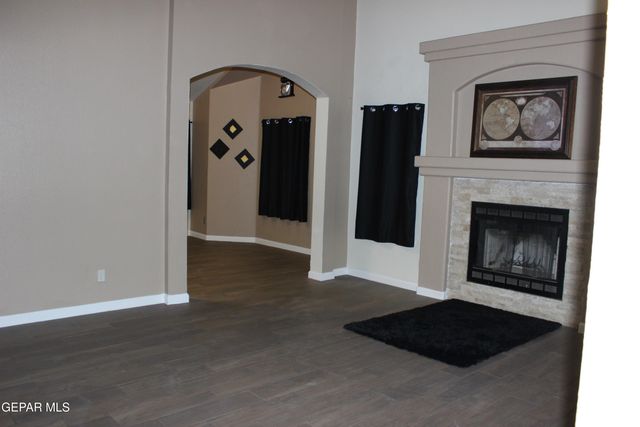 394 BRILL Circle, Horizon City, TX 79928