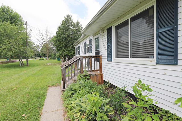 1409 Coutant Street, Flushing, MI 48433