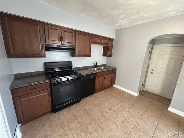 1018 Lakeview Avenue, Unincorporated, MO 63138