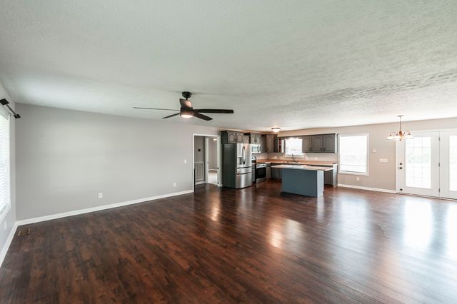 1197 Harve Brown Rd, Bethpage, TN 37022