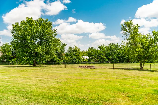 1197 Harve Brown Rd, Bethpage, TN 37022