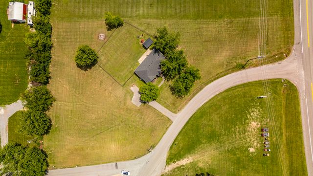 1197 Harve Brown Rd, Bethpage, TN 37022