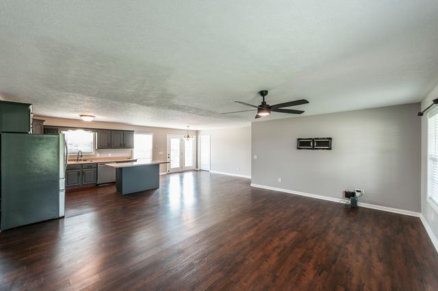 1197 Harve Brown Rd, Bethpage, TN 37022