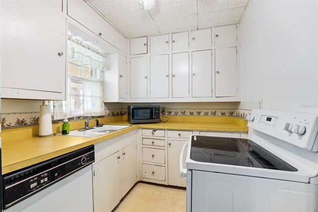 470 OGDEN AVENUE, Umatilla, FL 32784