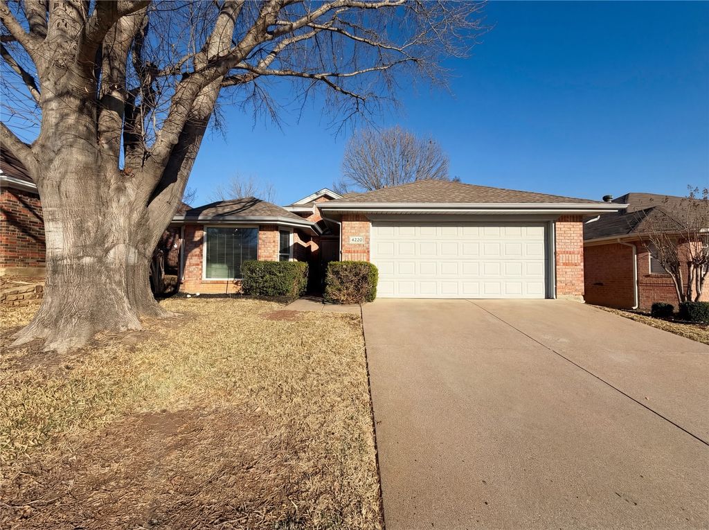 4220 Boulder Park Drive, Euless, TX 76040