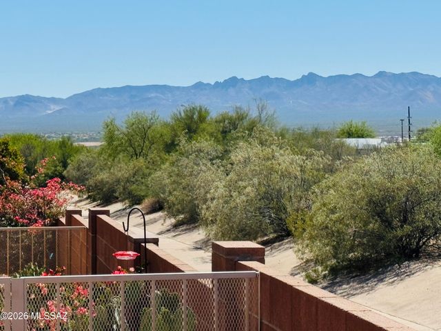 453 W Windham Boulevard, Green Valley, AZ 85614