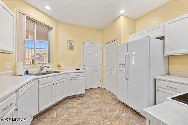 453 W Windham Boulevard, Green Valley, AZ 85614
