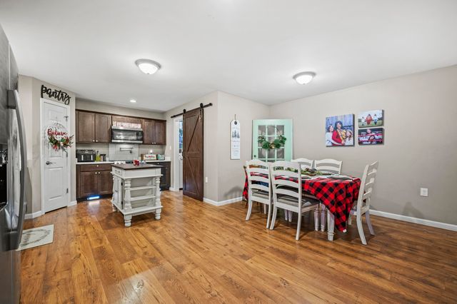 250 Geneva Avenue, Irvine, KY 40336