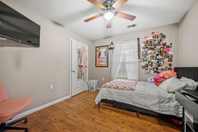 250 Geneva Avenue, Irvine, KY 40336