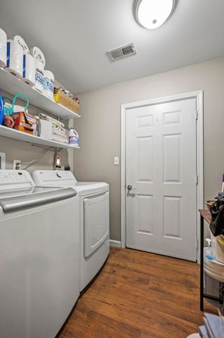 250 Geneva Avenue, Irvine, KY 40336