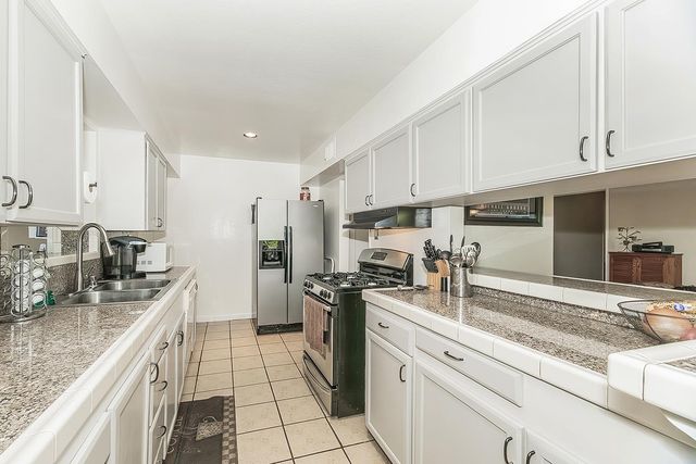 1203 E Simpson Avenue, Fresno, CA 93704