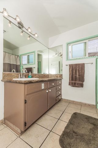 1203 E Simpson Avenue, Fresno, CA 93704