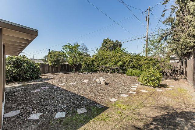 1203 E Simpson Avenue, Fresno, CA 93704