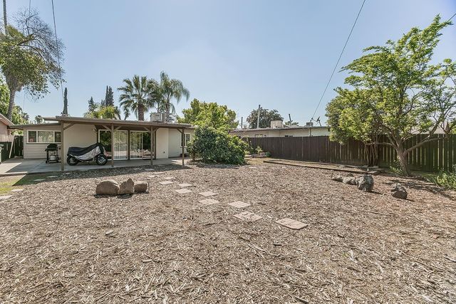 1203 E Simpson Avenue, Fresno, CA 93704