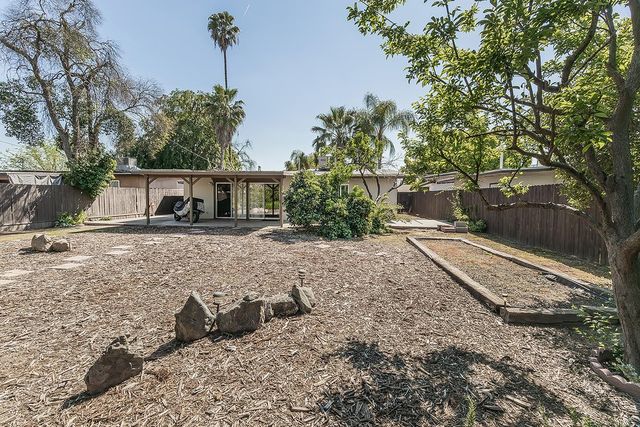 1203 E Simpson Avenue, Fresno, CA 93704