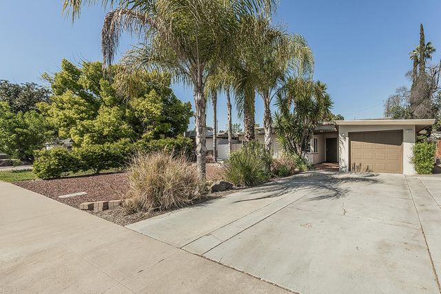 1203 E Simpson Avenue, Fresno, CA 93704