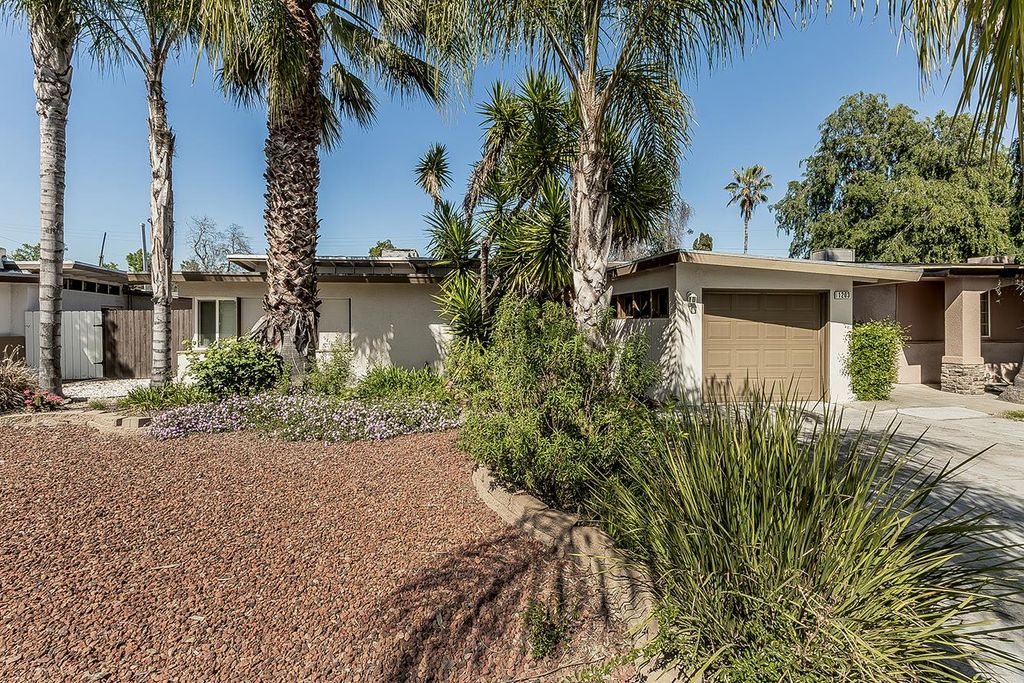 1203 E Simpson Avenue, Fresno, CA 93704