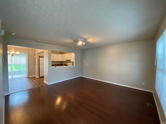 163-165 E Willow Court, Bloomington, IN 47401