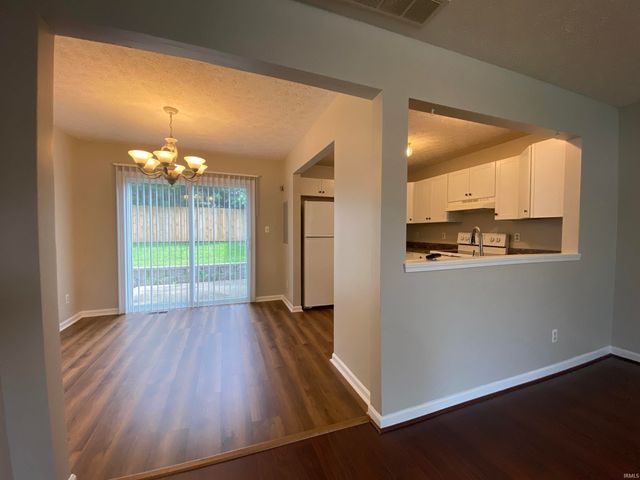 163-165 E Willow Court, Bloomington, IN 47401