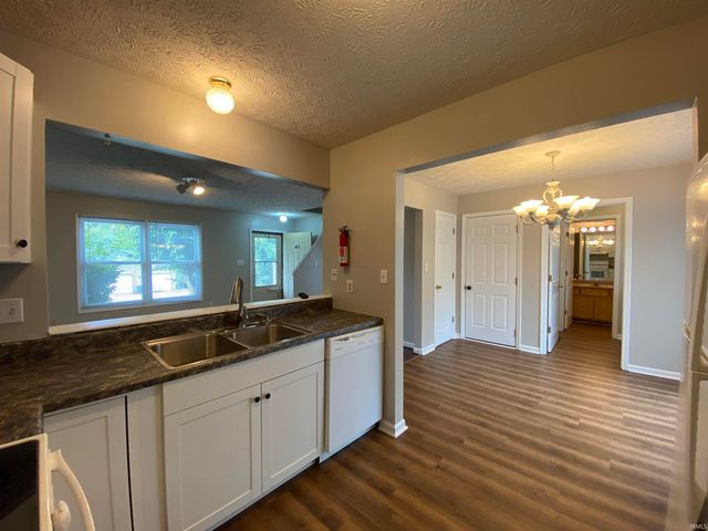 163-165 E Willow Court, Bloomington, IN 47401