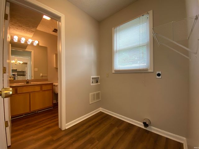 163-165 E Willow Court, Bloomington, IN 47401