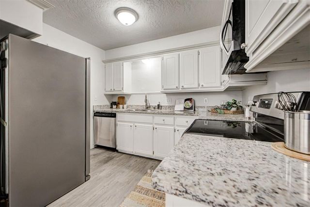 1108 S Highland Drive, Mustang, OK 73064