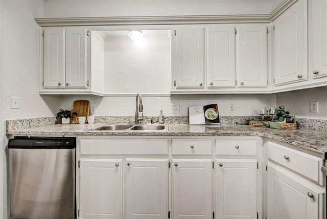 1108 S Highland Drive, Mustang, OK 73064