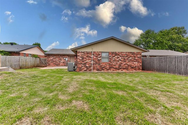 1108 S Highland Drive, Mustang, OK 73064
