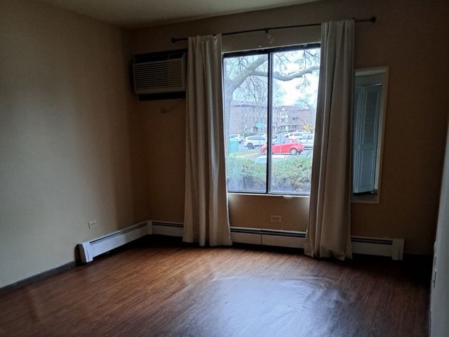 13 W TIMBER Lane 1, Vernon Hills, IL 60061