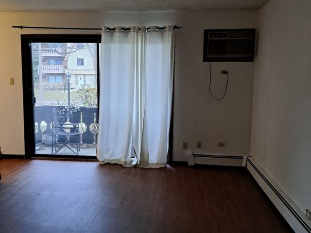 13 W TIMBER Lane 1, Vernon Hills, IL 60061