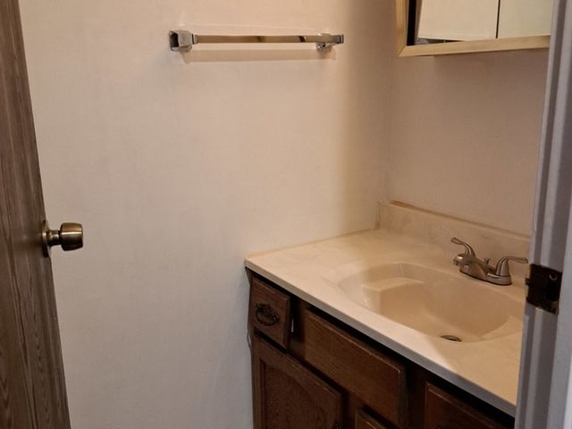 13 W TIMBER Lane 1, Vernon Hills, IL 60061