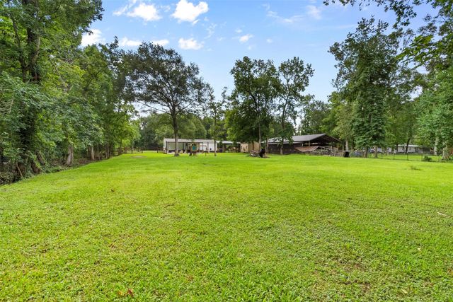 64 County Road 4700, Dayton, TX 77535