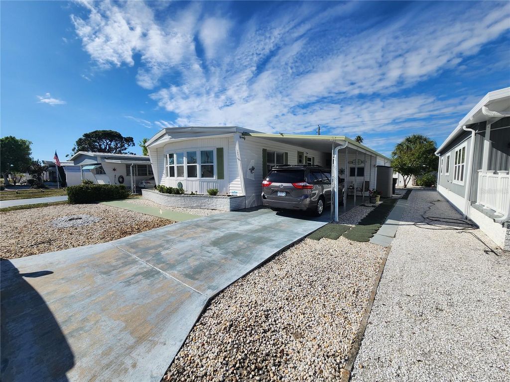 Image 3 of property listing at 5003 4TH STREET W, Bradenton, FL 34207