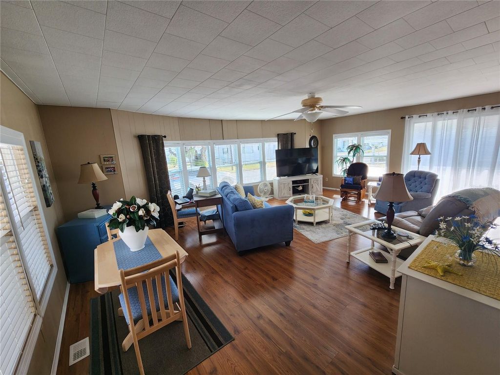 Image 4 of property listing at 5003 4TH STREET W, Bradenton, FL 34207