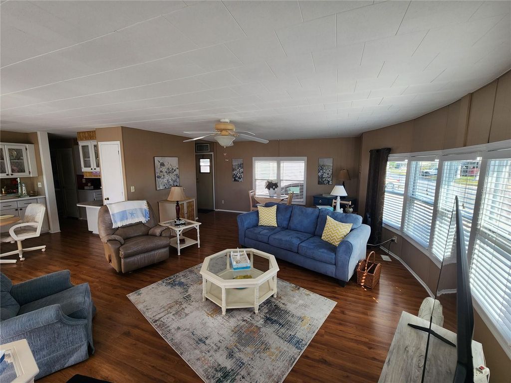 Image 6 of property listing at 5003 4TH STREET W, Bradenton, FL 34207