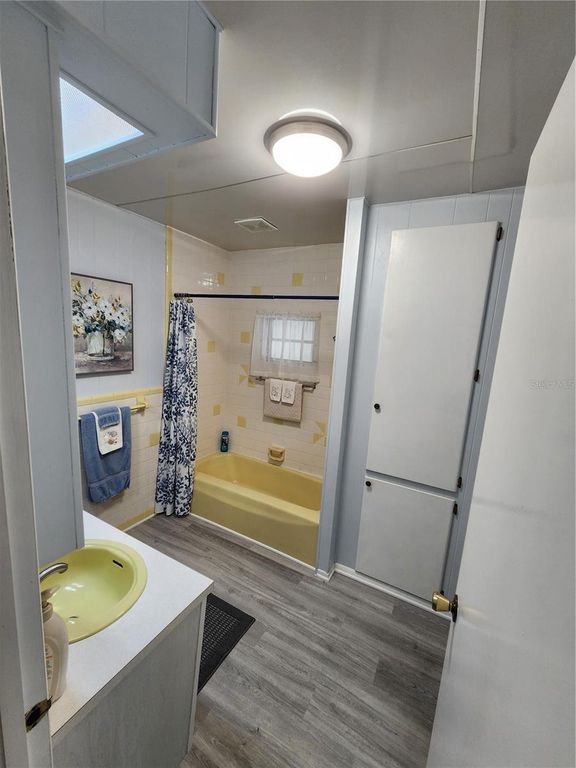 Image 10 of property listing at 5003 4TH STREET W, Bradenton, FL 34207