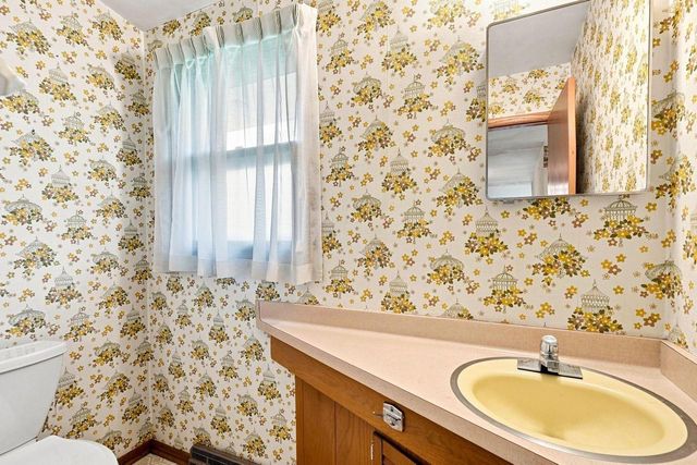 4560 Imperial DRIVE, Brookfield, WI 53045