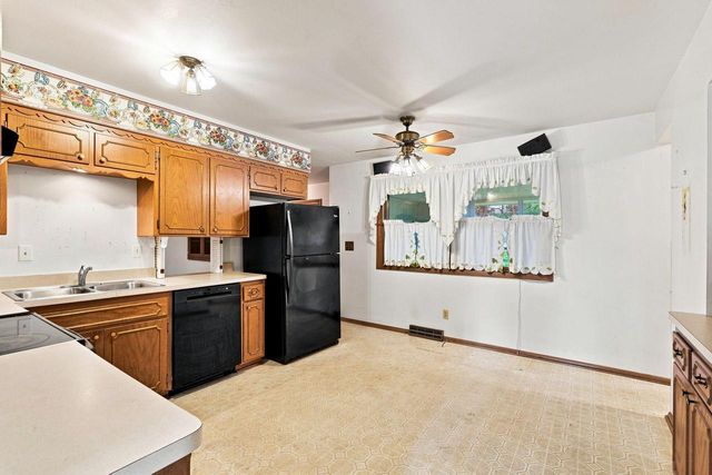 4560 Imperial DRIVE, Brookfield, WI 53045