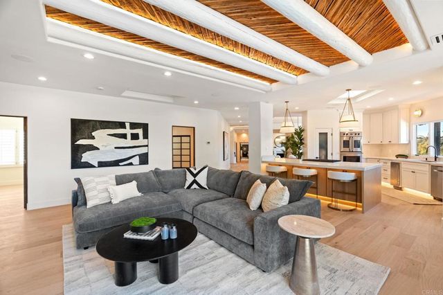 528 Flores De Oro, Rancho Santa Fe, CA 92067