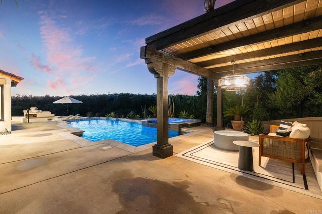 528 Flores De Oro, Rancho Santa Fe, CA 92067