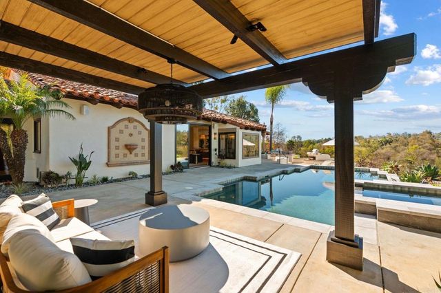528 Flores De Oro, Rancho Santa Fe, CA 92067