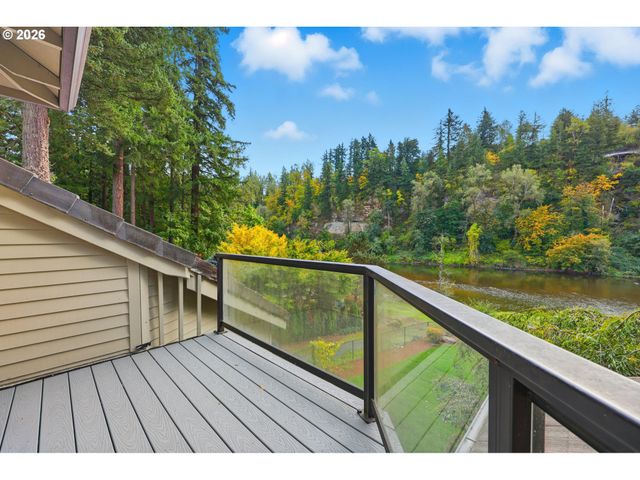 28446 HISTORIC COLUMBIA RI Hwy, Troutdale, OR 97060