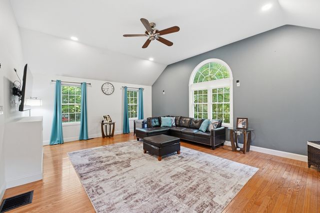 138 Walnut, Douglas, MA 01516