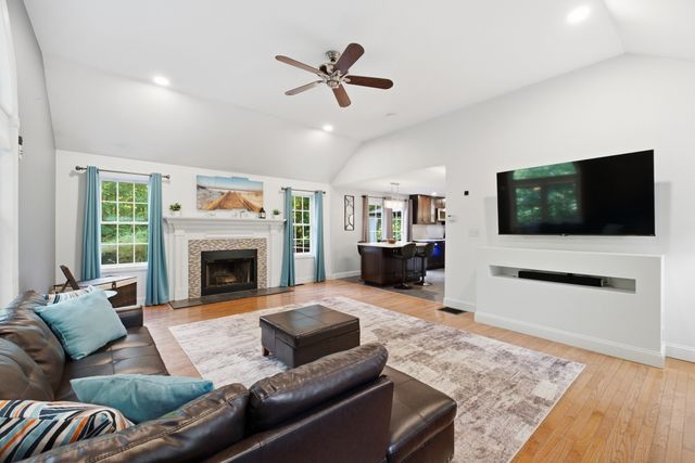 138 Walnut, Douglas, MA 01516