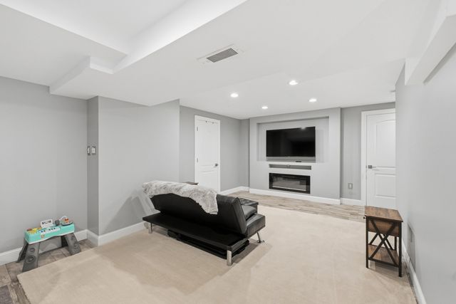 138 Walnut, Douglas, MA 01516
