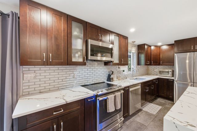 138 Walnut, Douglas, MA 01516