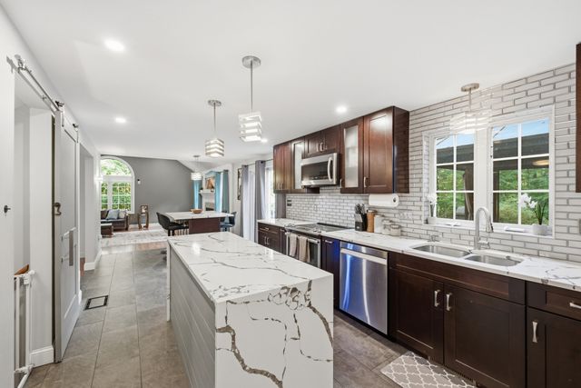 138 Walnut, Douglas, MA 01516